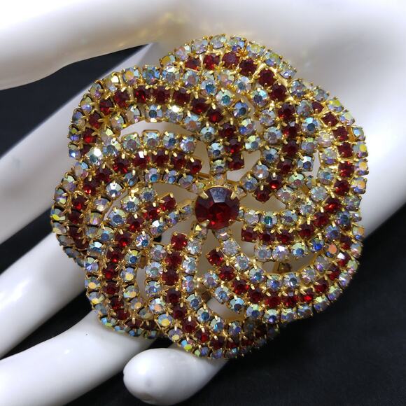 Vintage Pinwheel Rhinestones Brooch, AB Clear Red Rhinestones, Gold Plated, 1960 - Picture 3 of 10
